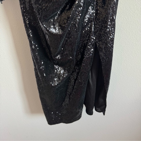 Mac Duggal Black Sequin One-Shoulder Midi Dress - Picture 7 of 11